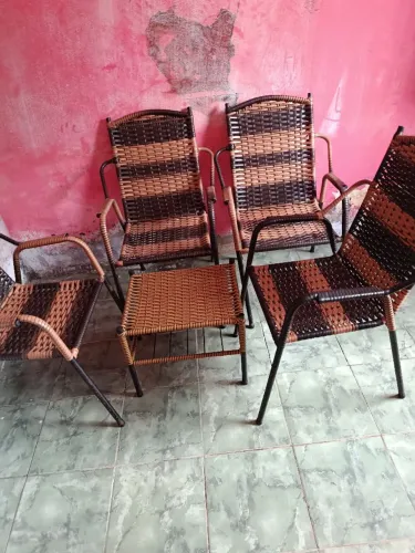 Vende-se esse conjunto de cadeiras