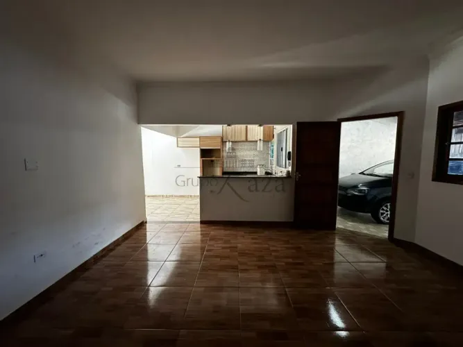 Casa - Cidade Salvador - Jacareí - 2 Dormitórios - 75m².