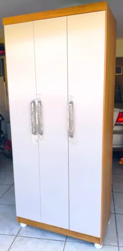 Guarda roupa 3 portas