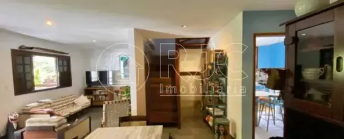 Imóvel para venda possui 471 metros quadrados com 2 quartos em Laranjeiras - Rio de Janeir