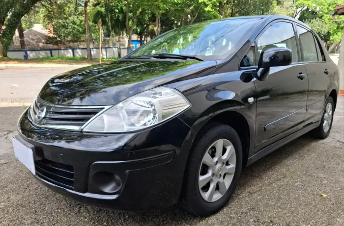 Nissan Tiida Sedan 1.8 16V Flex Fuel 4P 2013