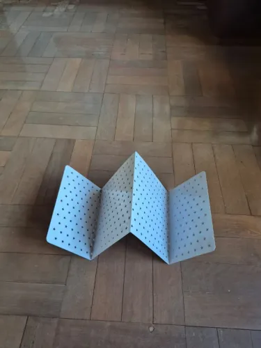 Porta-revistas de chão em metal - design moderno e decorativo
