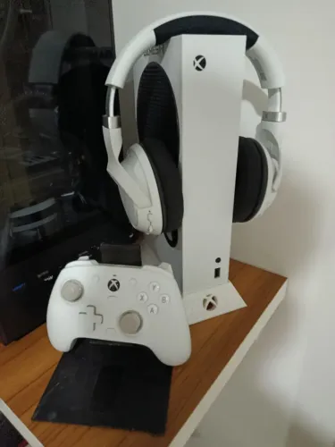 Xbox série S com headset sem fio da Razer