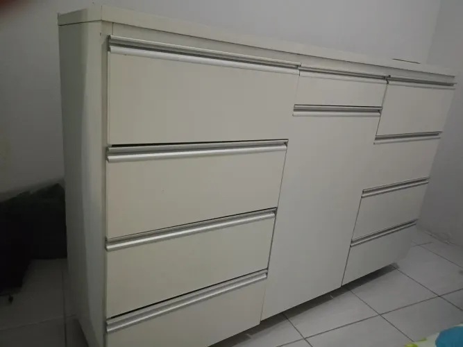 Cômoda com 10 gavetas