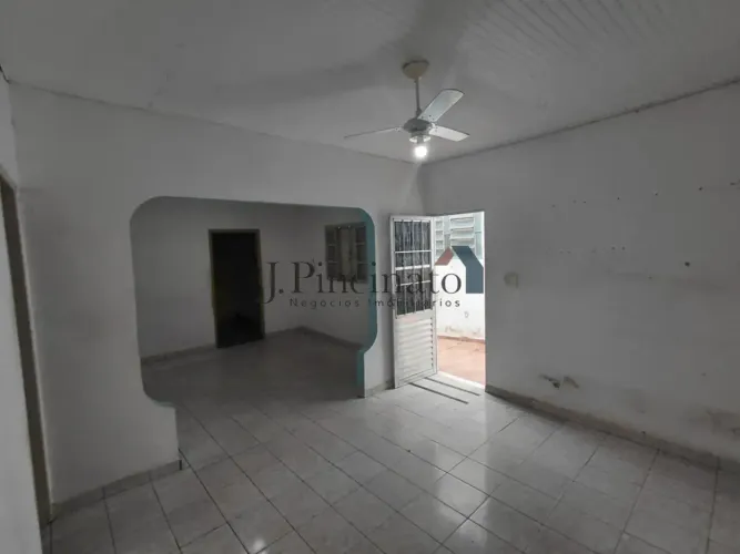 Casa com 02 Quartos sendo 02 Suítes no Bairro Jardim Pitangueiras em Jundiaí SP.