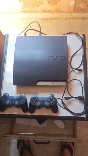 Vendo PS3 com 2 controles zeradin