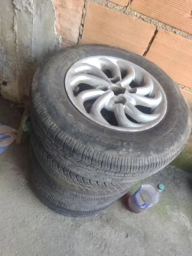 Roda aro 13 4 furos