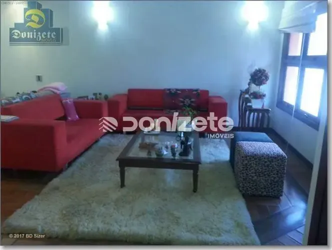 Sobrado à venda em Vila Bastos, Santo André 3 suítes, 4 vagas e piscina