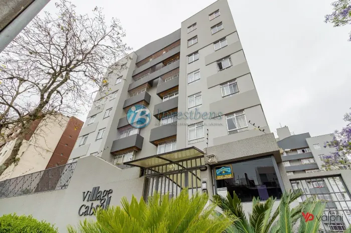 Apartamento à Venda no Cabral 3 dorm / 2 vgs - Conforto e Praticidade em um dos Bairros M
