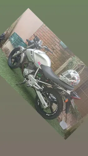 Moto Twister prata
