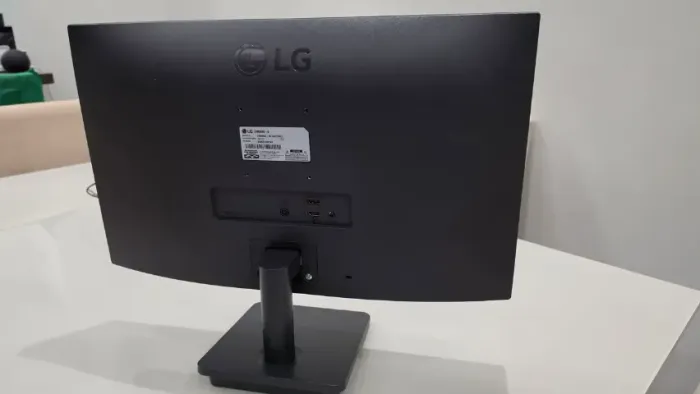 Monitor LG 24" IPS Full HD 100Hz (Bordas Ultrafinas / Estado de Novo)