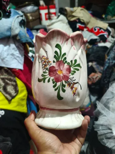 Vaso pequeno antigo COM AVARIAS 