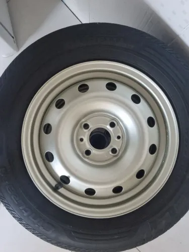 JOGO DE RODAS DE (  FIAT ) 175/65/14 NOVA COM PNEUS 