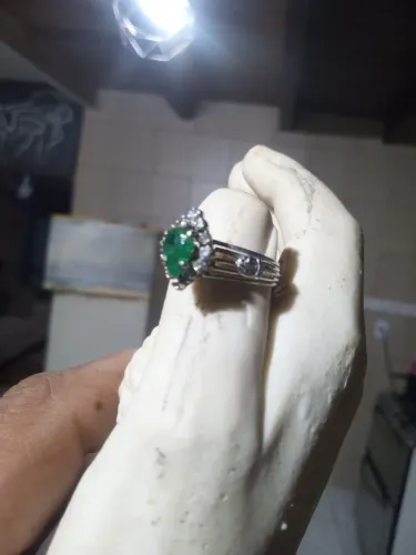 Anel de ouro branco com diamante