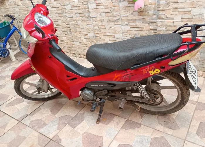 Moto cinquentinha