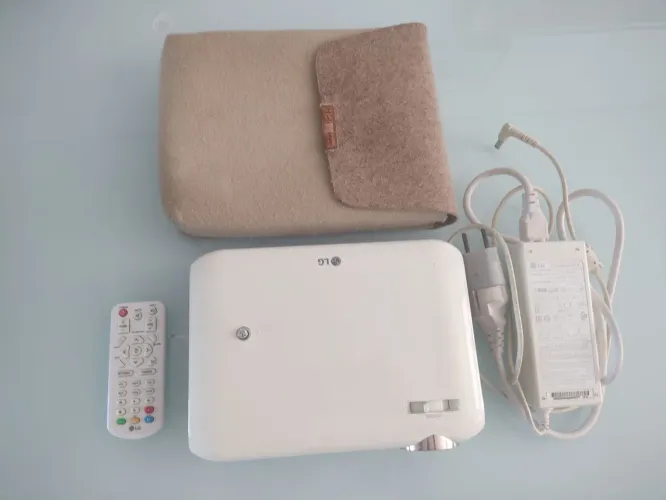 Projetor LG Cinebeam 3d PW1500g