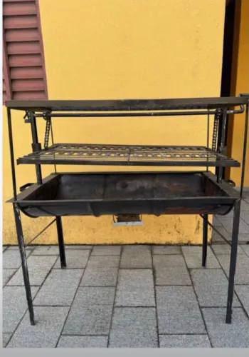 Churrasqueira de metal