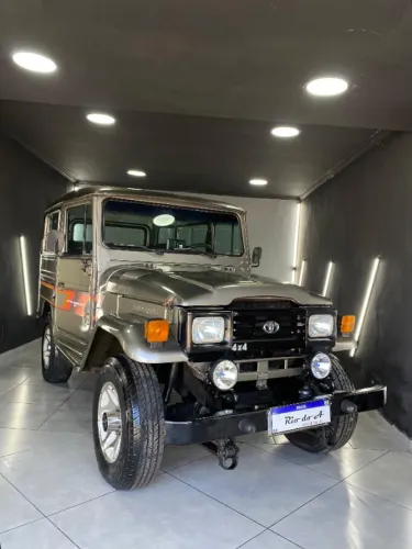Toyota Band.Jipe Cap.de Aço Chas. Curto Diesel 1991