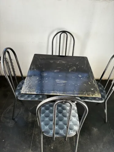 Mesa quatro cadeiras 