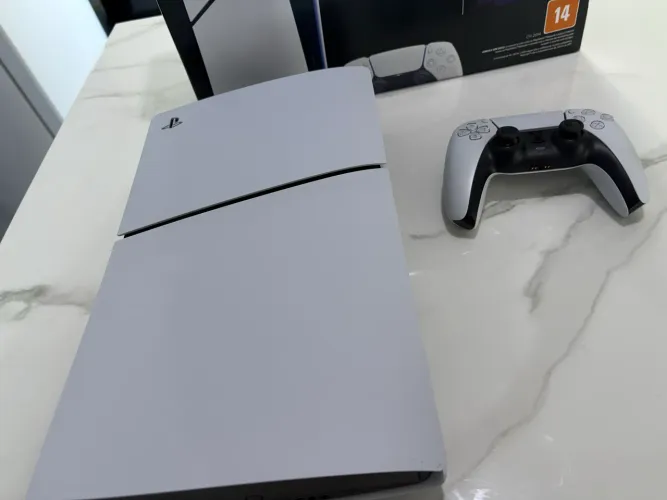 Ps5 slim 1tb - um controle