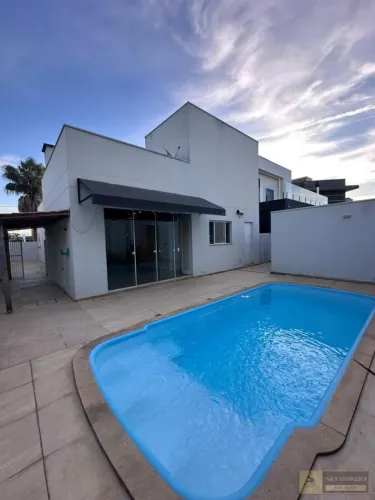 Casa para Locação no Caledônia Privaté Village | 3 Dormitórios | Piscina | Camboriú