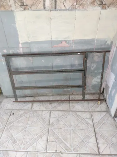 Janela basculante   1,10 X 0,80 Ferro