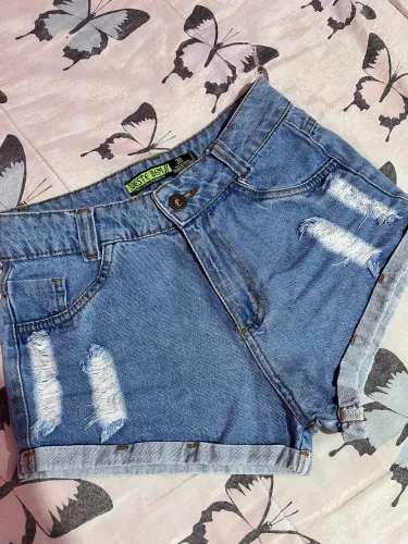Vendo saia jeans 38 sem laicra 30$ , short jeans 38 sem laicra 25$