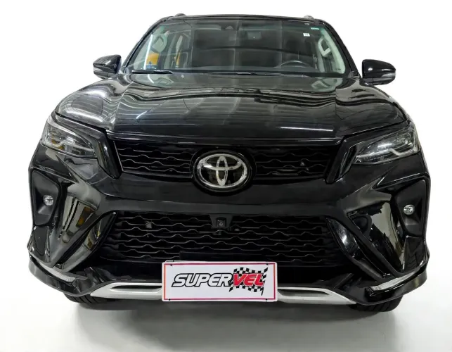 Toyota Hilux SW4 SRX Plat. 4X4 2.8 TB Die. Aut. 2025