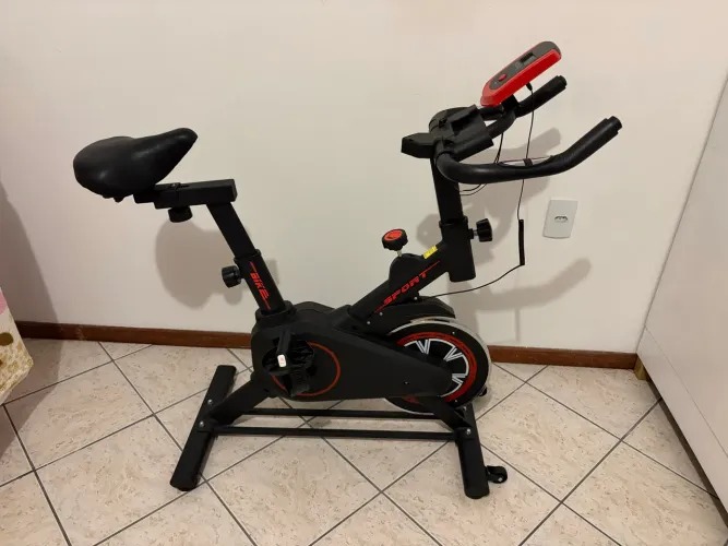 Bicicleta Ergométrica Spinning Profissional 120kg - Apenas 8 Meses de Uso
