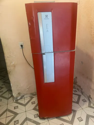 Geladeira com defeito 