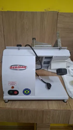 Máquina Fatiadoura de Queijo semiautomatica