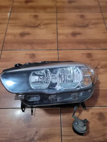 Farol BMW 120i 2017