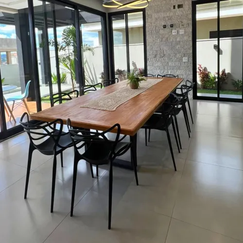 Mesa de madeira de demolicao 