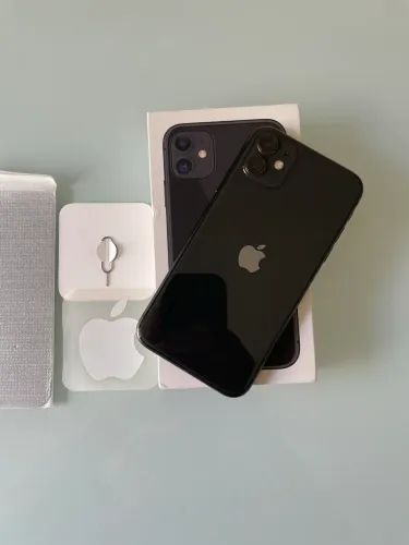 Iphone 11 com caixa completo novo