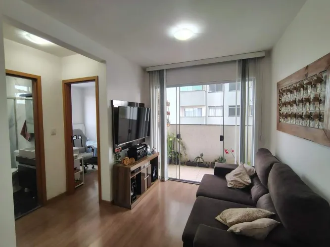 Apartamento de 52m² com 2 Quartos e Planejados no Teixeira Dias