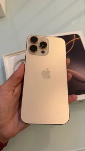 iPhone 16 Pro Max 256GB - Desert Titanium | 93% bateria | Impecável