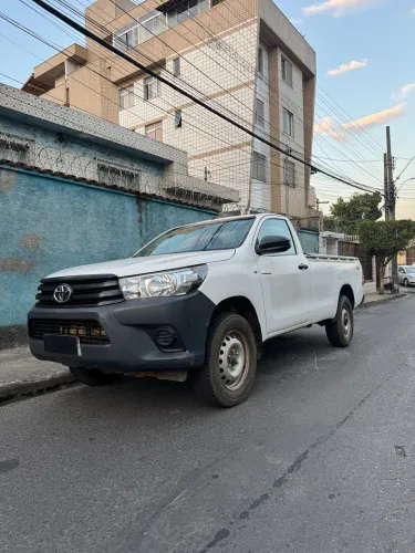 Toyota Hilux CS 4X4 2.8 TDI Diesel Mec. 2023