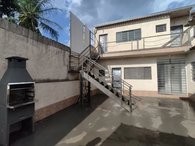 Venda de Casas / Kitnet na cidade de Araraquara