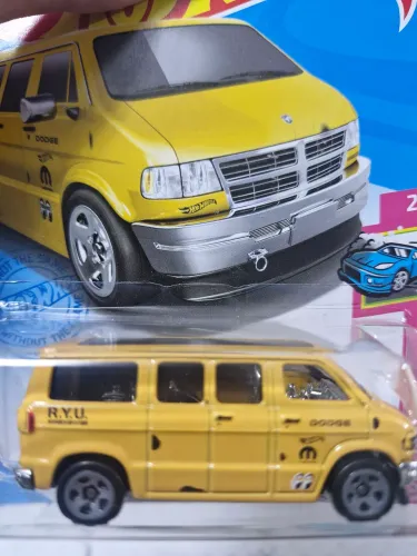 HOT WHEELS DODGE VAN - 2/5
