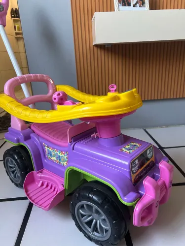 Vendo carrinho de passeio JipJip marca Maral