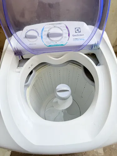 Máquina de lavar semi nova eletrolux 8 kg