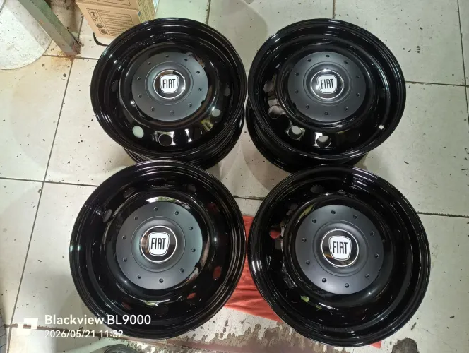 Jogo de rodas aro 15 de ferro da Fiat
