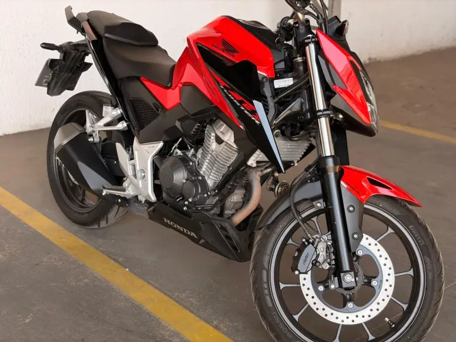 HONDA CB 300F TWITTER 