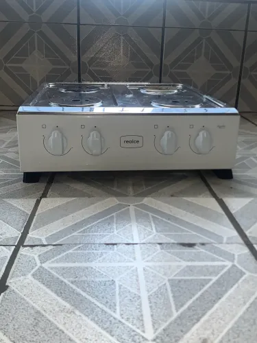 vende se fogão portátil: semi-novo (apenas 3 meses de uso), portátil e prático.