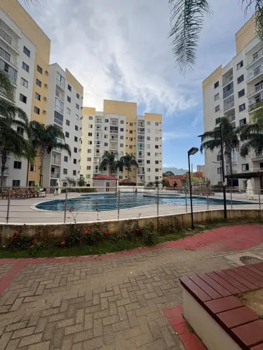 Apto em Colina de Laranjeiras