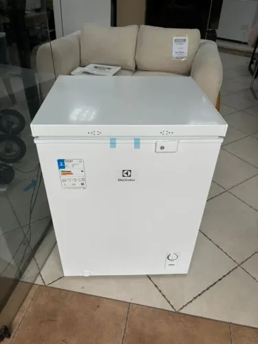 Freezer Horizontal Electrolux 143L com função Refrigerador 110v