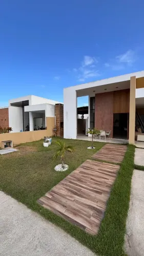 Casa em condomínio fechado a 5km da Praia do Francês