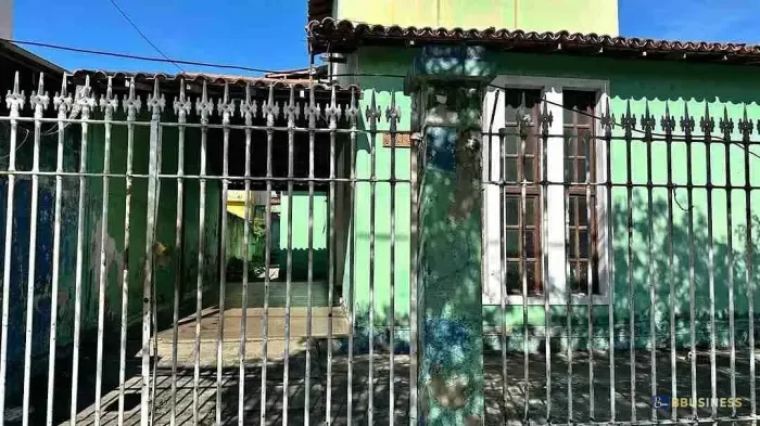 Sobrado com 5 Quartos (2 Suítes) à Venda no Parque Leopoldina Espaço e Comodidade Perto d