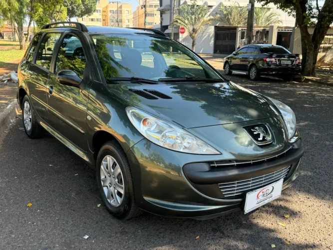 Peugeot 207 SW XR 1.4 Flex 8V 5P 2011