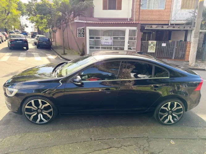 Volvo S60 T-5 Kinetic 2.0 245cv 4P 2015